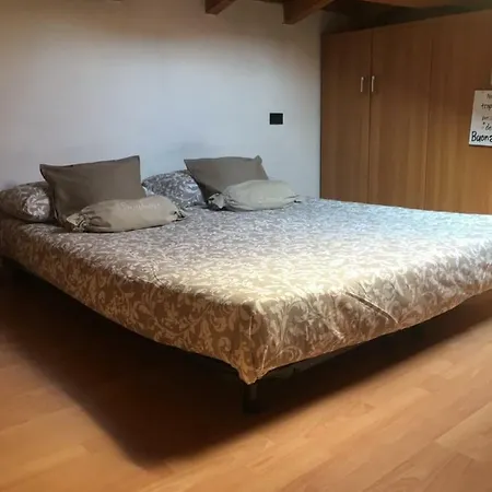 La Casa Rustica Di Ale E Becky Apartamento *